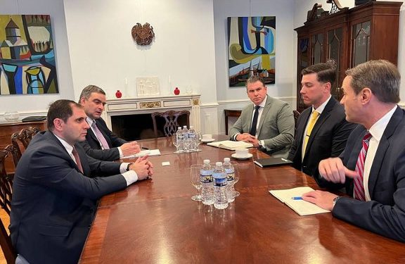 Հայաստանի Պաշտպանութեան Նախարարը Ուաշինկթընի Մէջ Հանդիպում Ունեցաւ Զինուորական Համազգեստի «Միլլիքըն» Ընկերութեան Ներկայացուցիչներուն Հետ