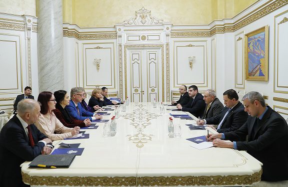 Նիկոլ Փաշինեան Ընդունեց Եւրոպական Միութիւն-Հայաստան Խորհրդարանական Գործընկերութեան Կոմիտէի Պատուիրակութիւնը